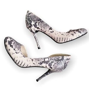 Chinese Laundry women’s snake print closed toe pump round stiletto size 6.5